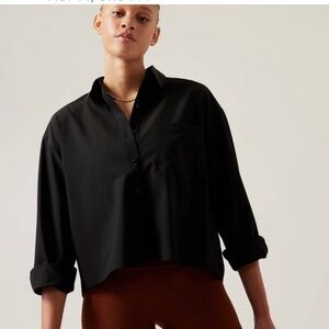 Athleta Cropped Stretch Tech Top Medium Black NWOT